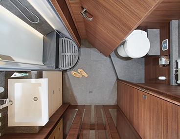 Carthago c-line mit Komfort-Raumbad und Umkleidezimmer 