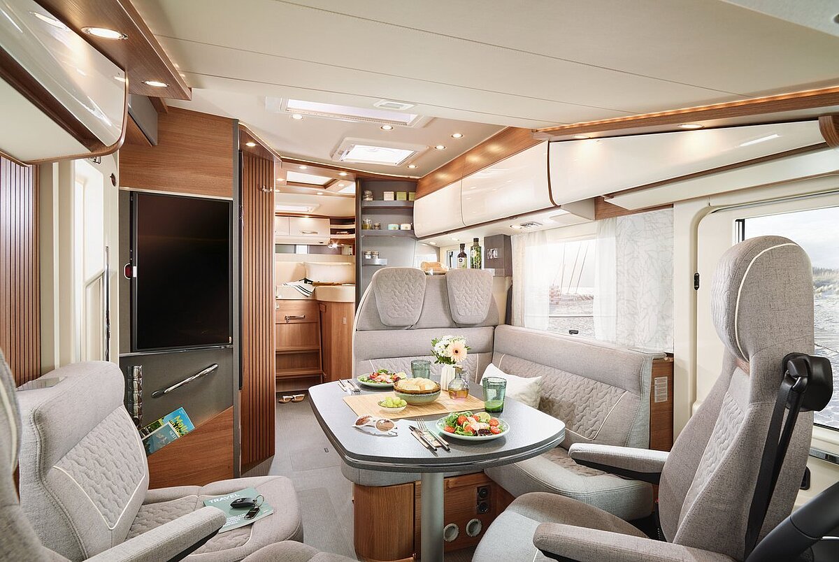 Innenraum des C2-tourer aus Perspektive Fahrerhaus in Richtung Wohnraum 