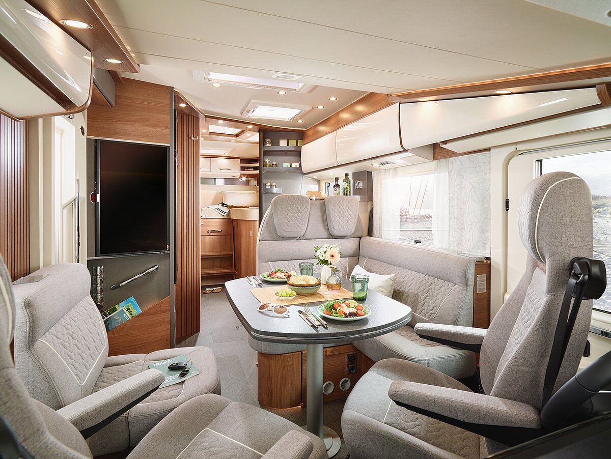 Innenraum des C2-tourer aus Perspektive Fahrerhaus in Richtung Wohnraum 