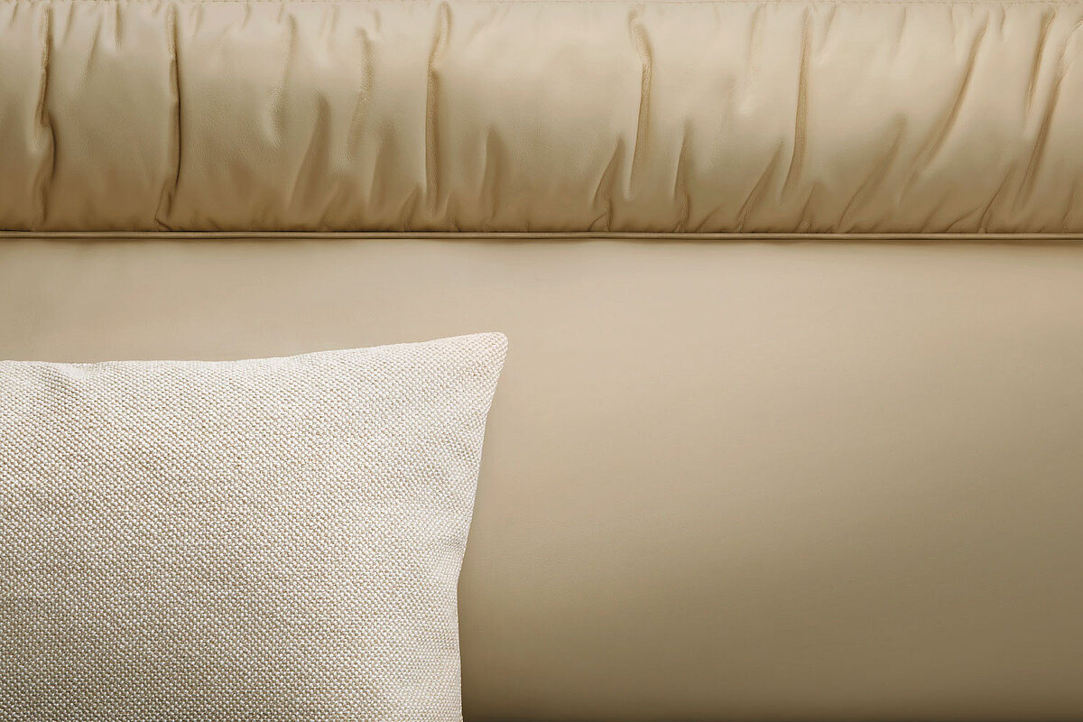 Nahaufnahme der Wohnwelt "Leder Sand" im Wohnmobil