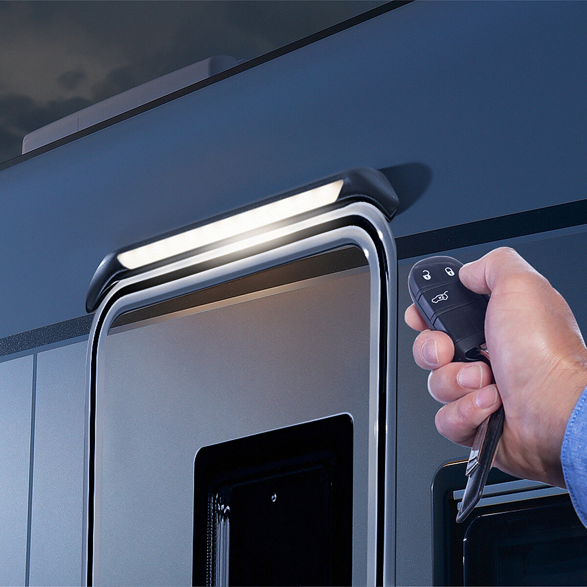 Die coming home Funktion kann mit dem Öffnen des Reisemobils eingeschalten werden