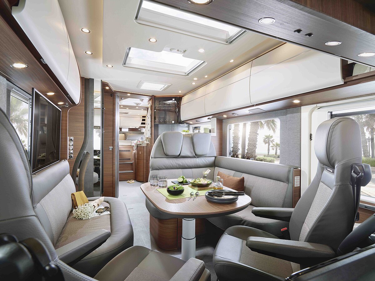 Interno della linea c chic nel mondo dello stile cortina