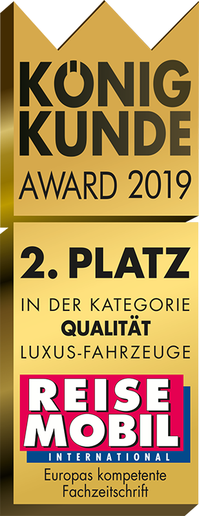 Gold-schwarze Preisplakette mit der Aufschrift König Kunde Award 2019, 2. Platz in der Kategorie Qualität Luxus-Fahrzeuge mit dem Logo der Zeitschrift Reisemobil International darunter.