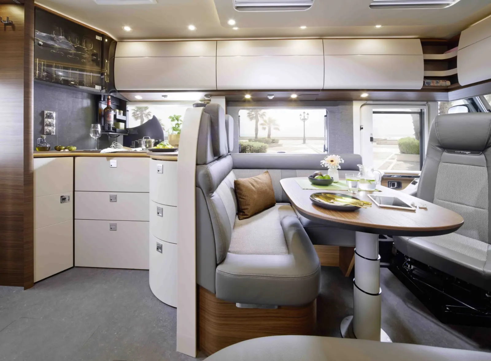 2.Galerie c line I5.9 XL LE Mercedes Barschwung 1600x1176