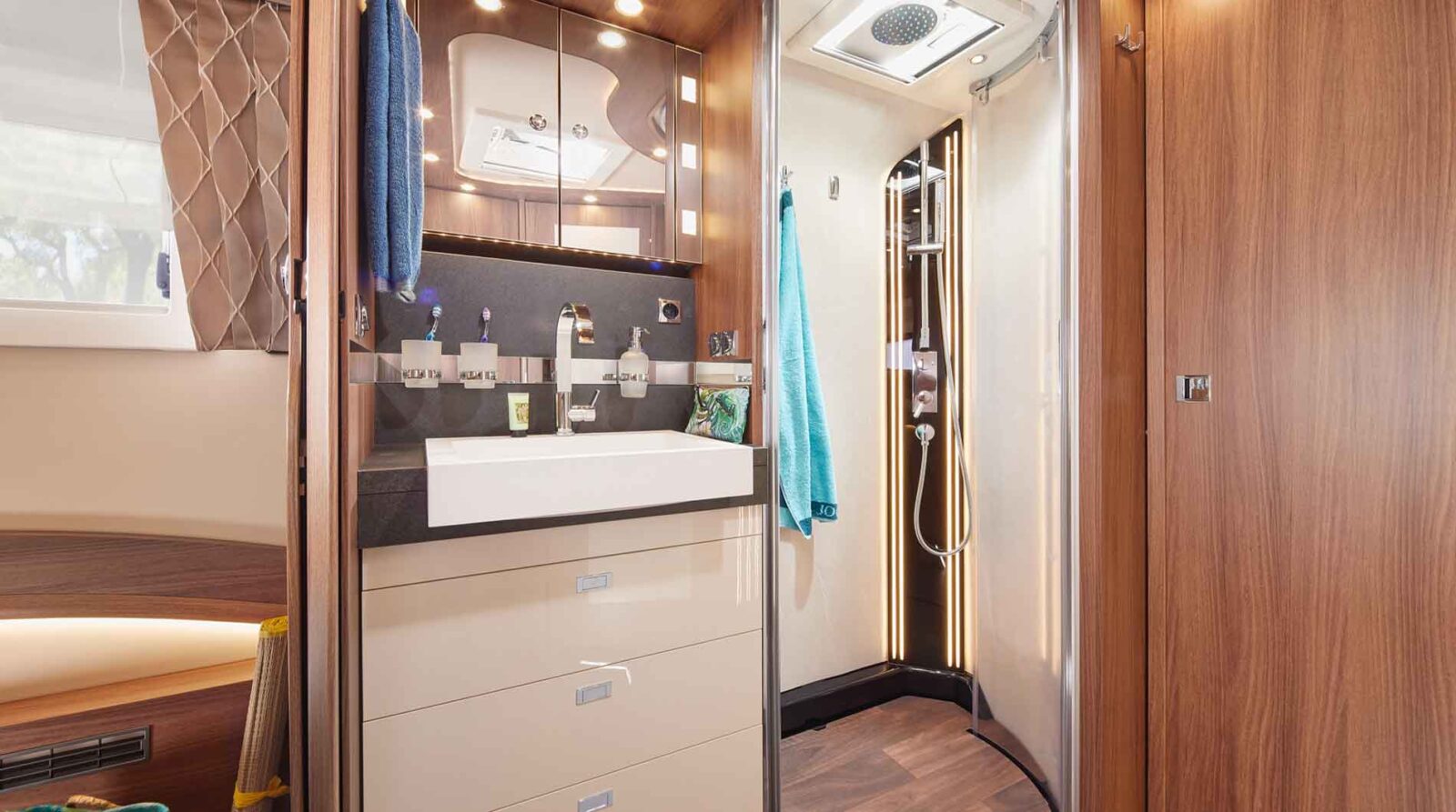 5.Galerie e line I64XLQB XL Badezimmer 1600x893