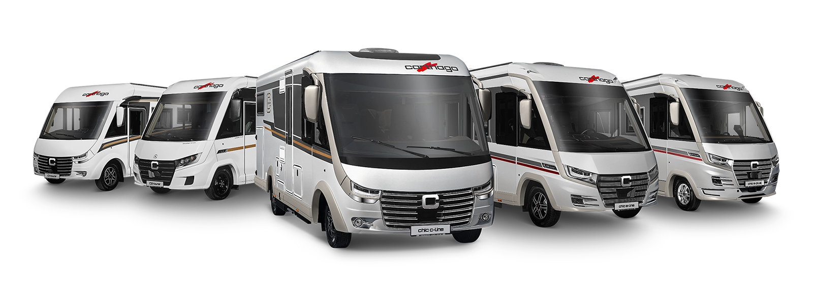 Fünf weiße Wohnmobile im fachmännischen karosseriebau wohnmobil-Design stehen in einer Reihe. Jedes von ihnen verfügt über große Frontfenster und passende schwarze und rote Grafiken, wobei das Branding auf den Dächern über den Windschutzscheiben sichtbar ist.